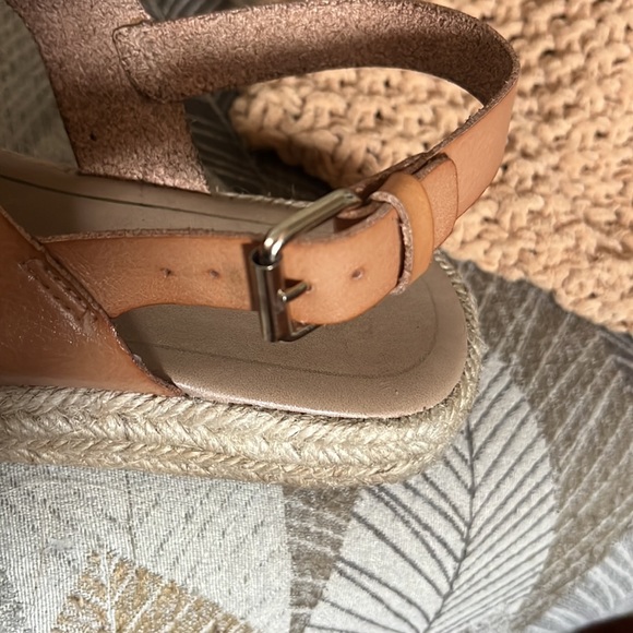 Size 34 Zara leather and jute platform sandal.  US size 4.5. Good condition. - Picture 11 of 12